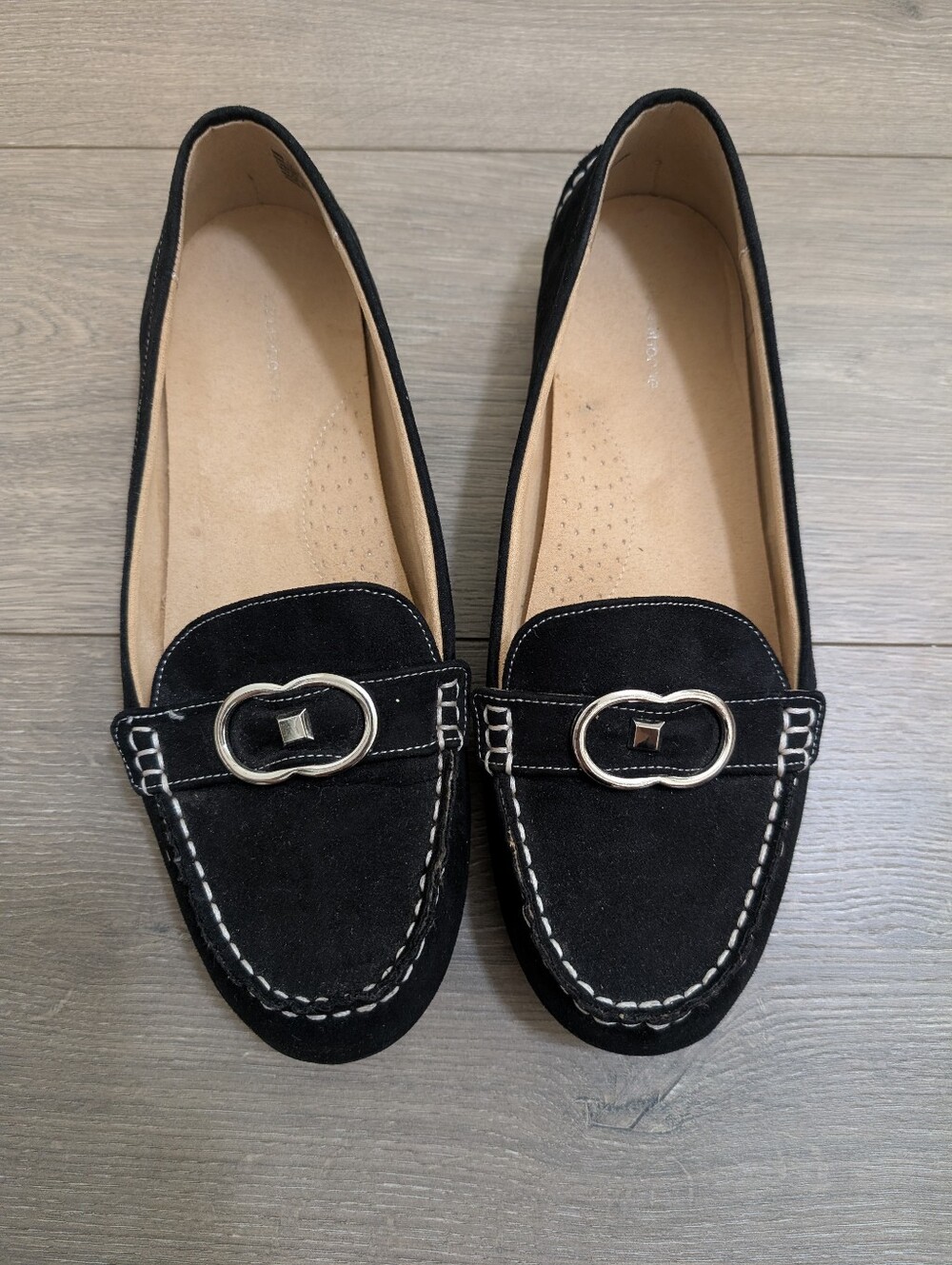 EUC•Liz Claiborne Antonia Black Faux Suede Loafer Flats With Silver Buckle•10🖤